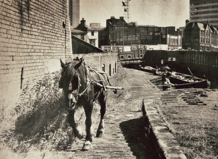 farmersbridgehorsedrawnboat